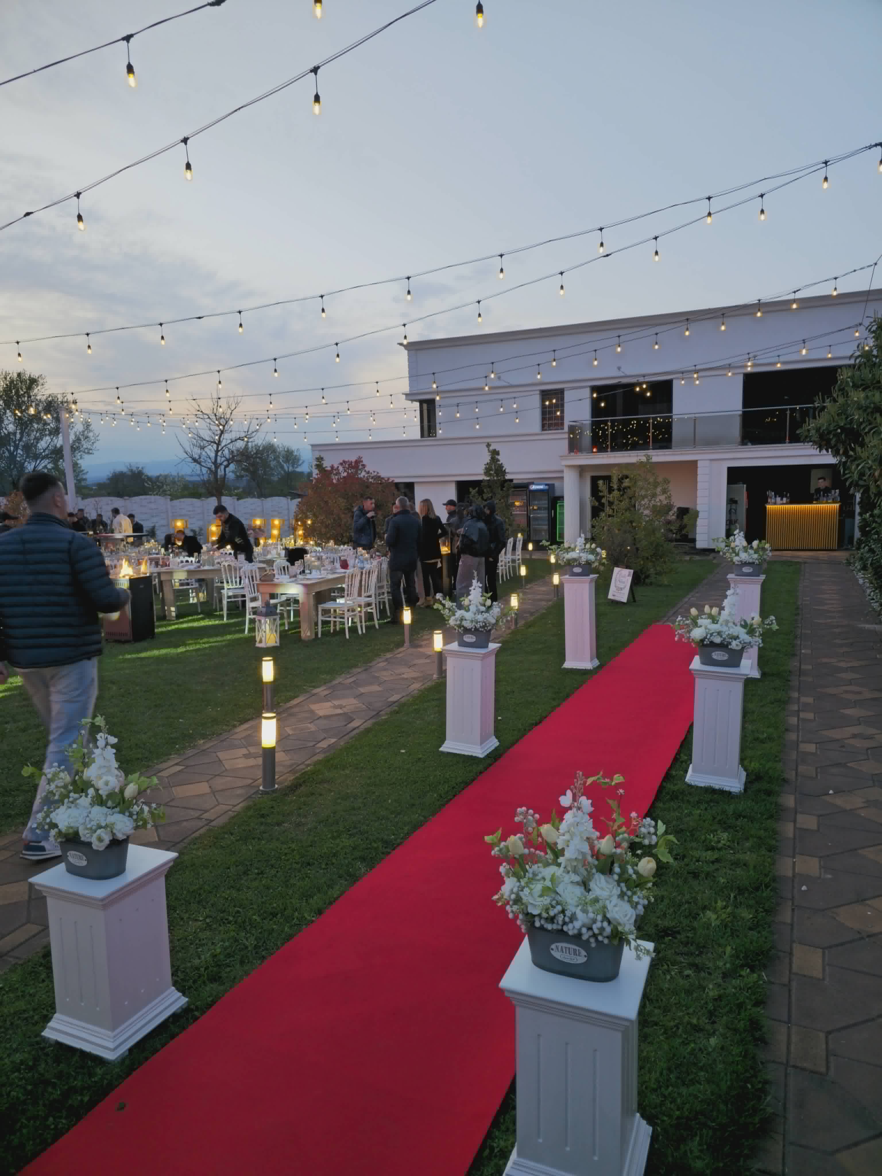 White Garden Estate — eveniment 7