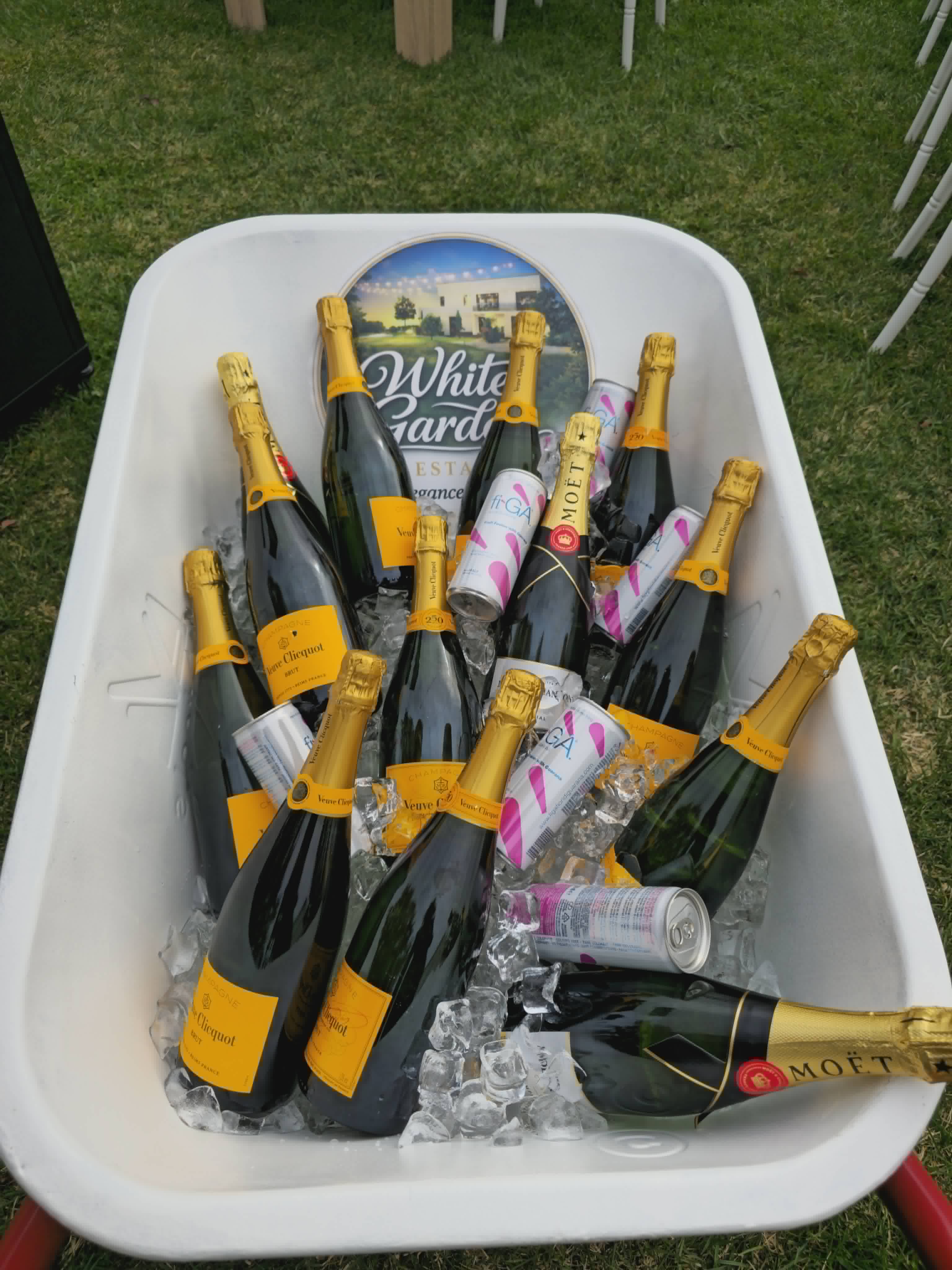 White Garden Estate — eveniment 8